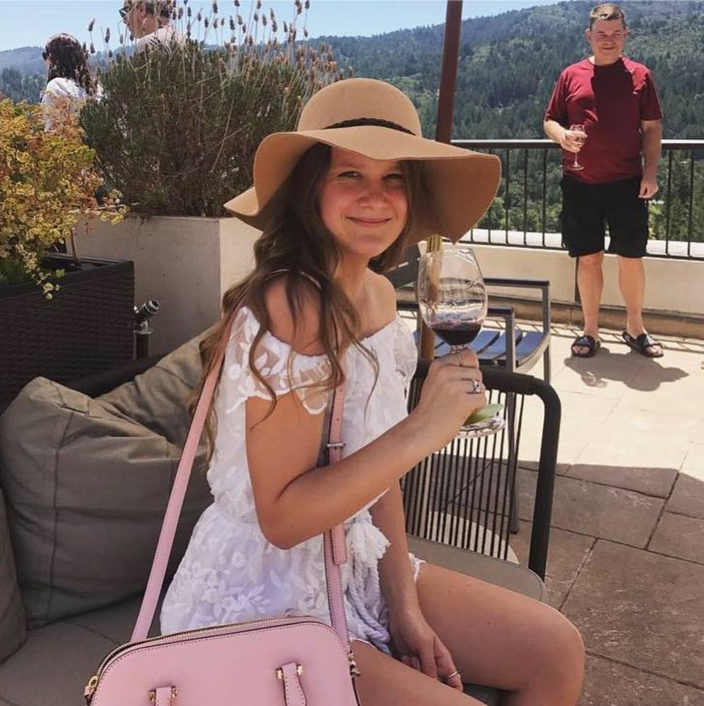 Meet your Posher, Kayla